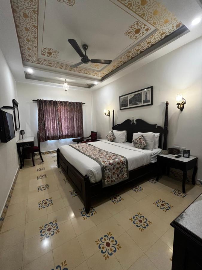 Ratnawali - A Vegetarian Heritage Hotel Jaipur Exterior photo